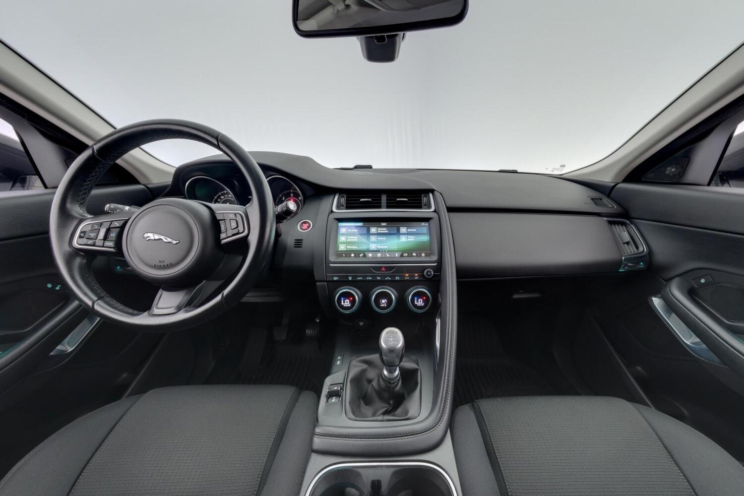 Jaguar E-PACE vaihtoauto