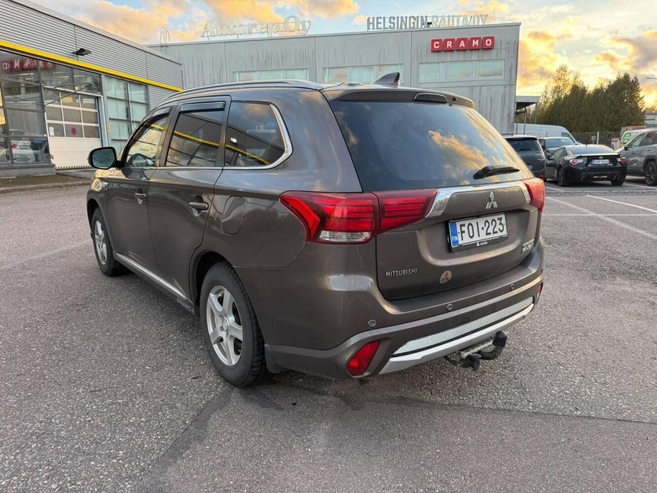 Mitsubishi Outlander PHEV vaihtoauto