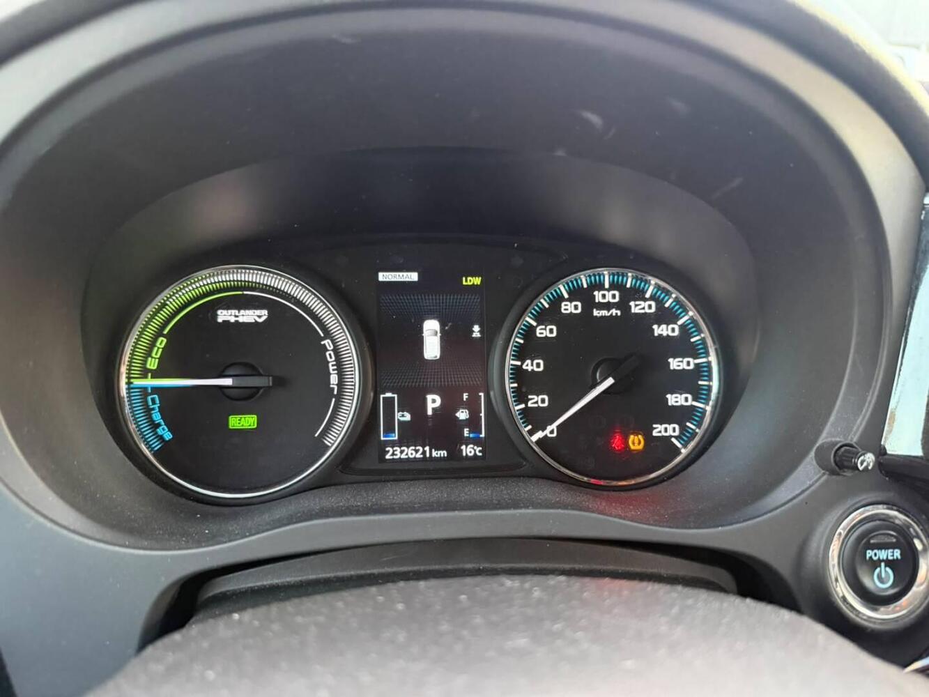 Mitsubishi Outlander PHEV vaihtoauto