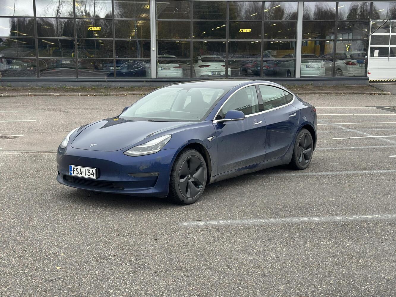 Tesla Model 3 vaihtoauto