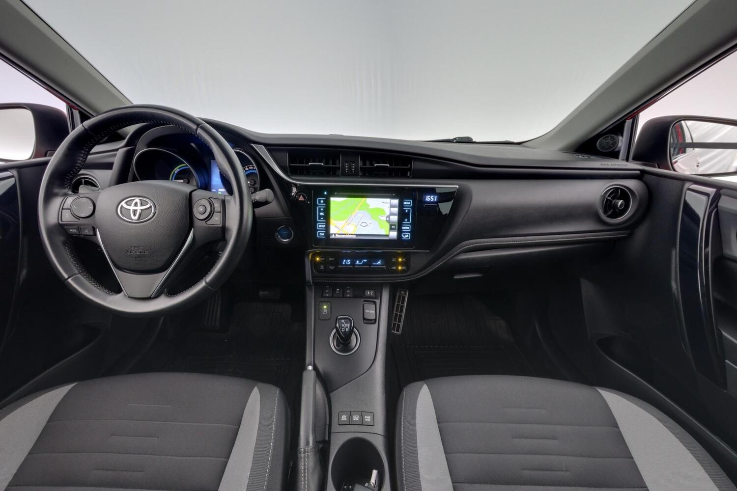 Toyota Auris vaihtoauto