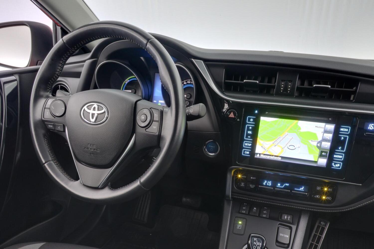 Toyota Auris vaihtoauto