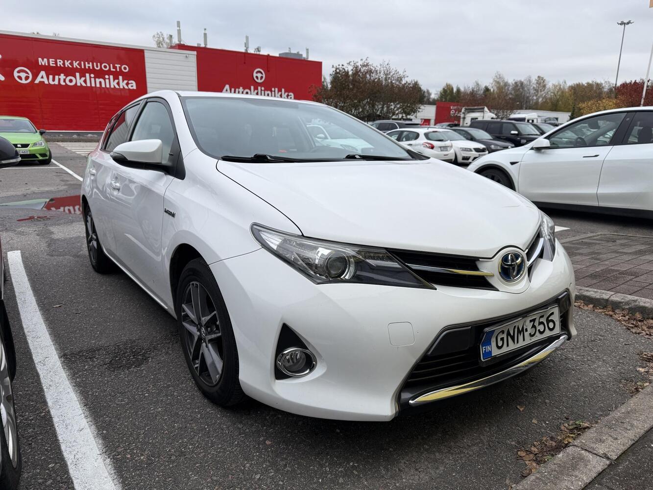 Toyota Auris vaihtoauto