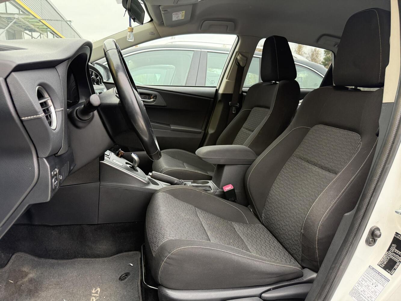 Toyota Auris vaihtoauto