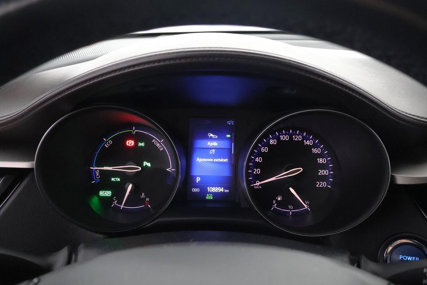 Toyota C-HR vaihtoauto