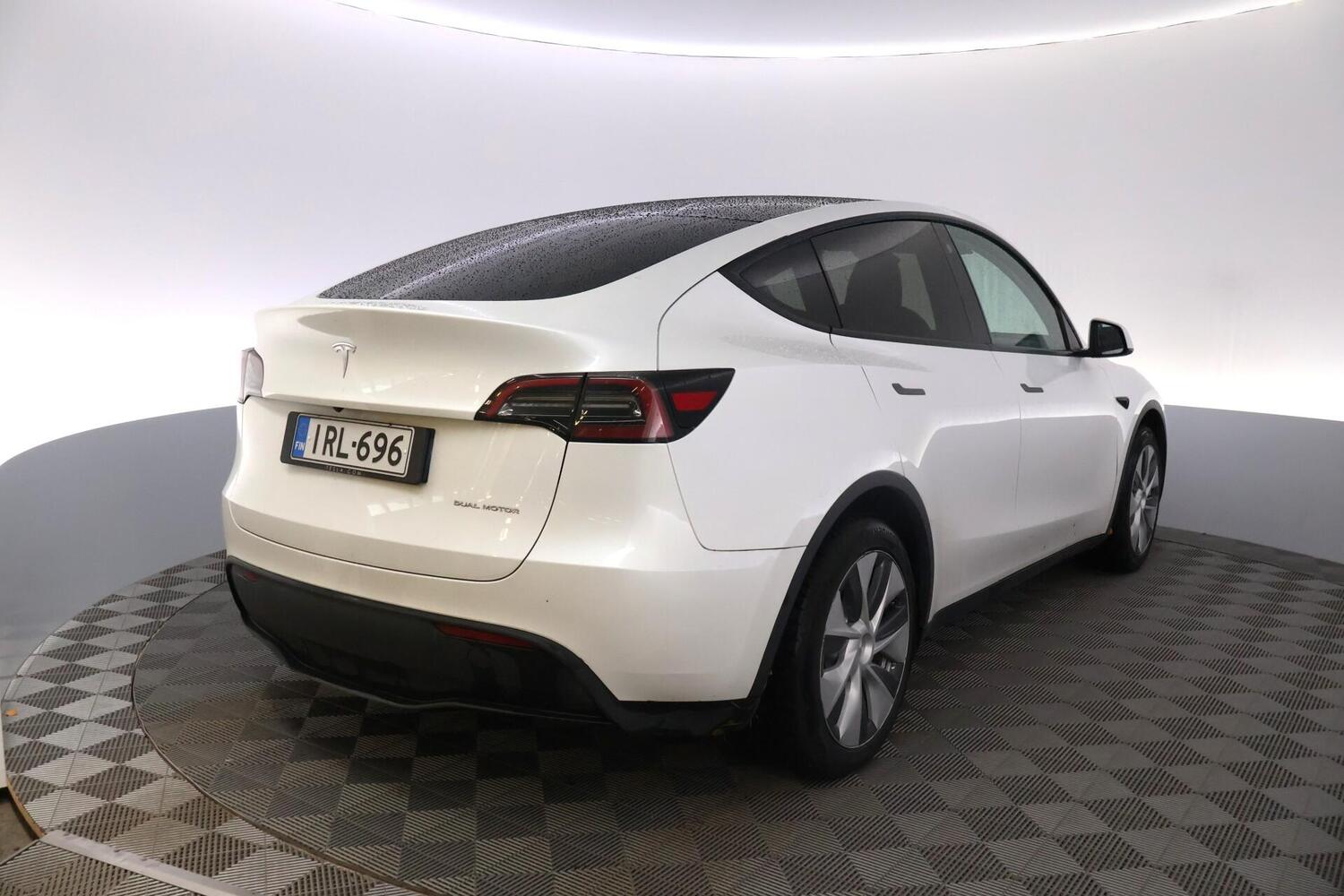 Tesla Model Y vaihtoauto