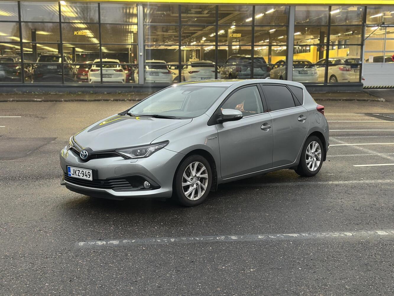 Toyota Auris vaihtoauto