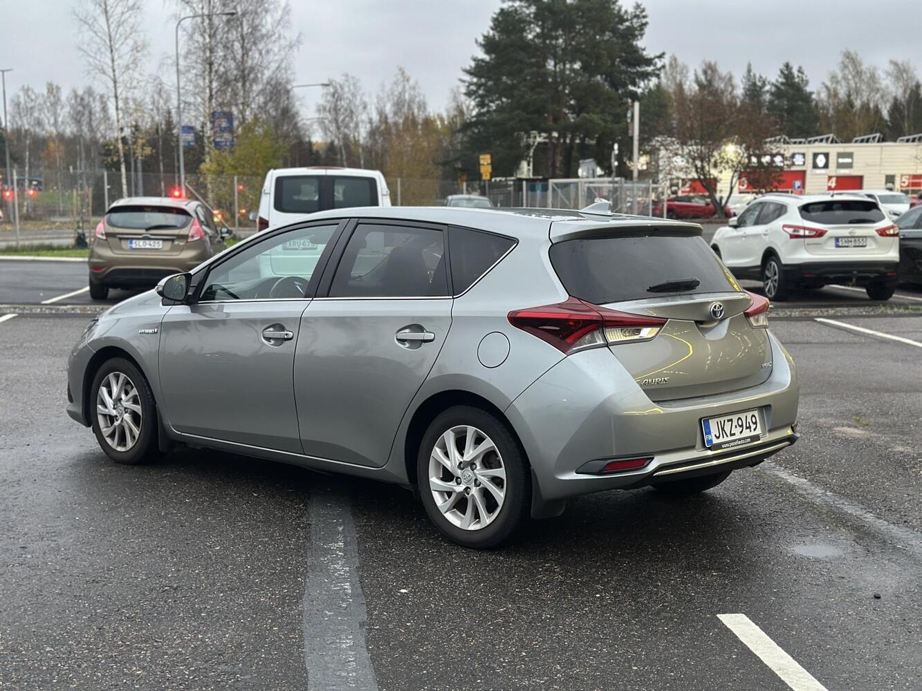 Toyota Auris vaihtoauto