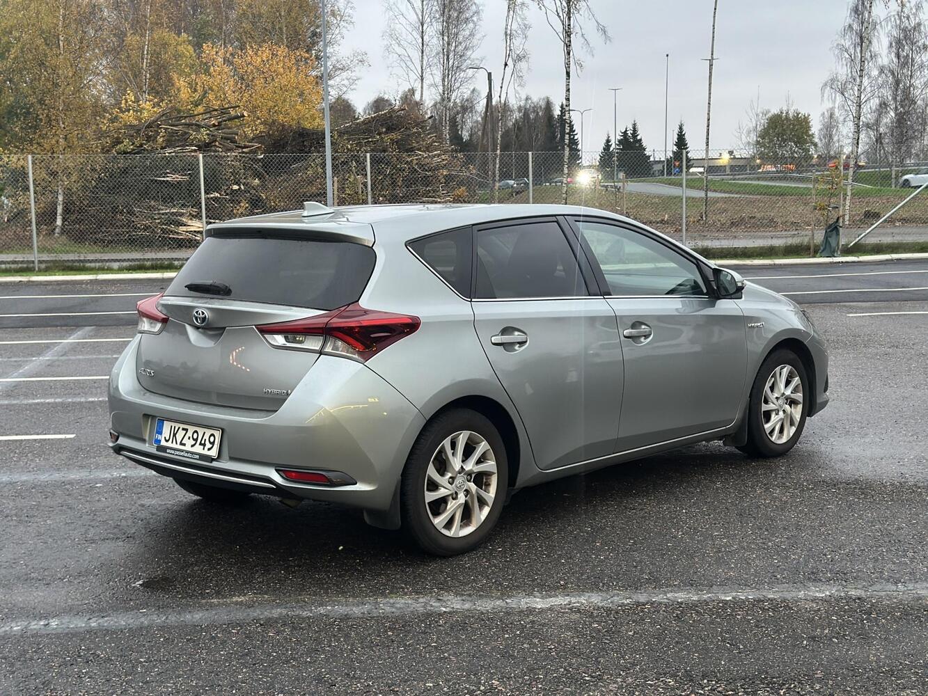 Toyota Auris vaihtoauto