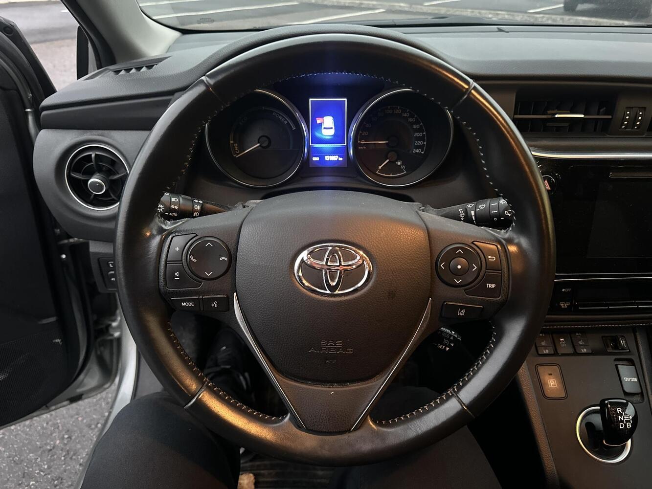 Toyota Auris vaihtoauto