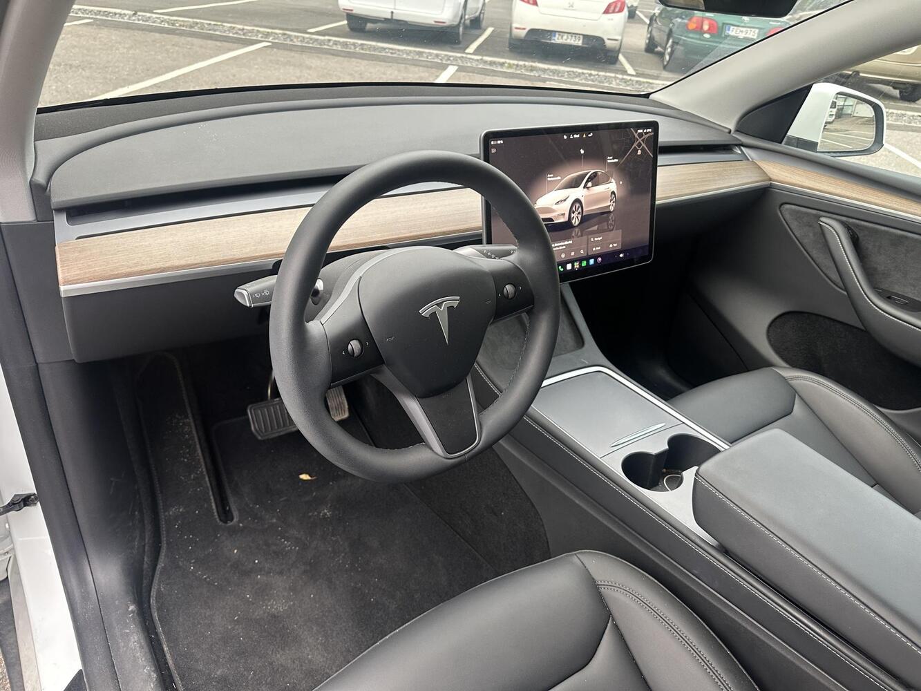 Tesla Model Y vaihtoauto