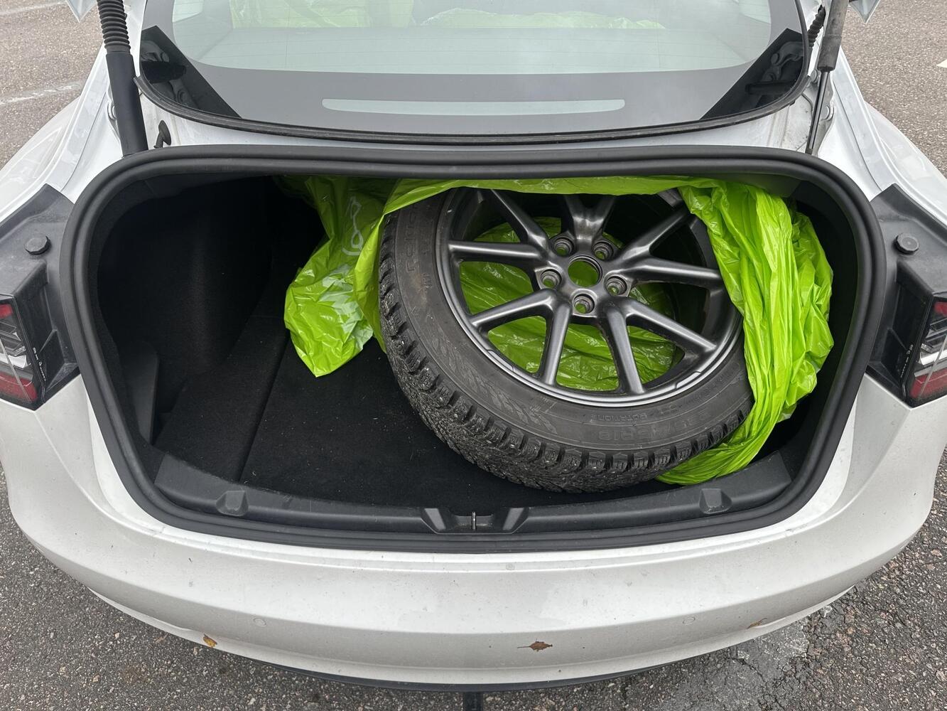 Tesla Model 3 vaihtoauto