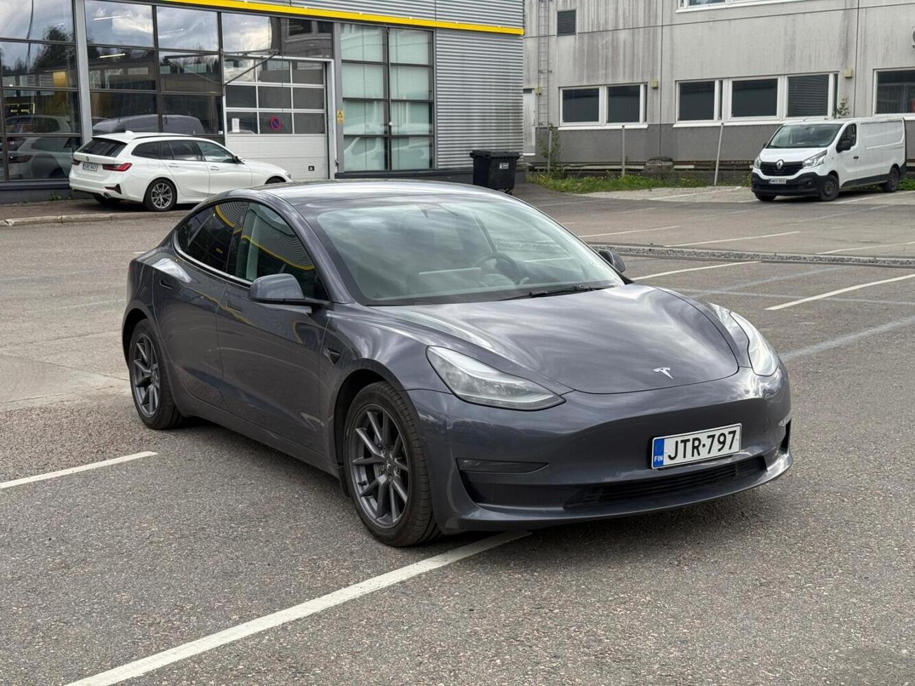Tesla Model 3 vaihtoauto