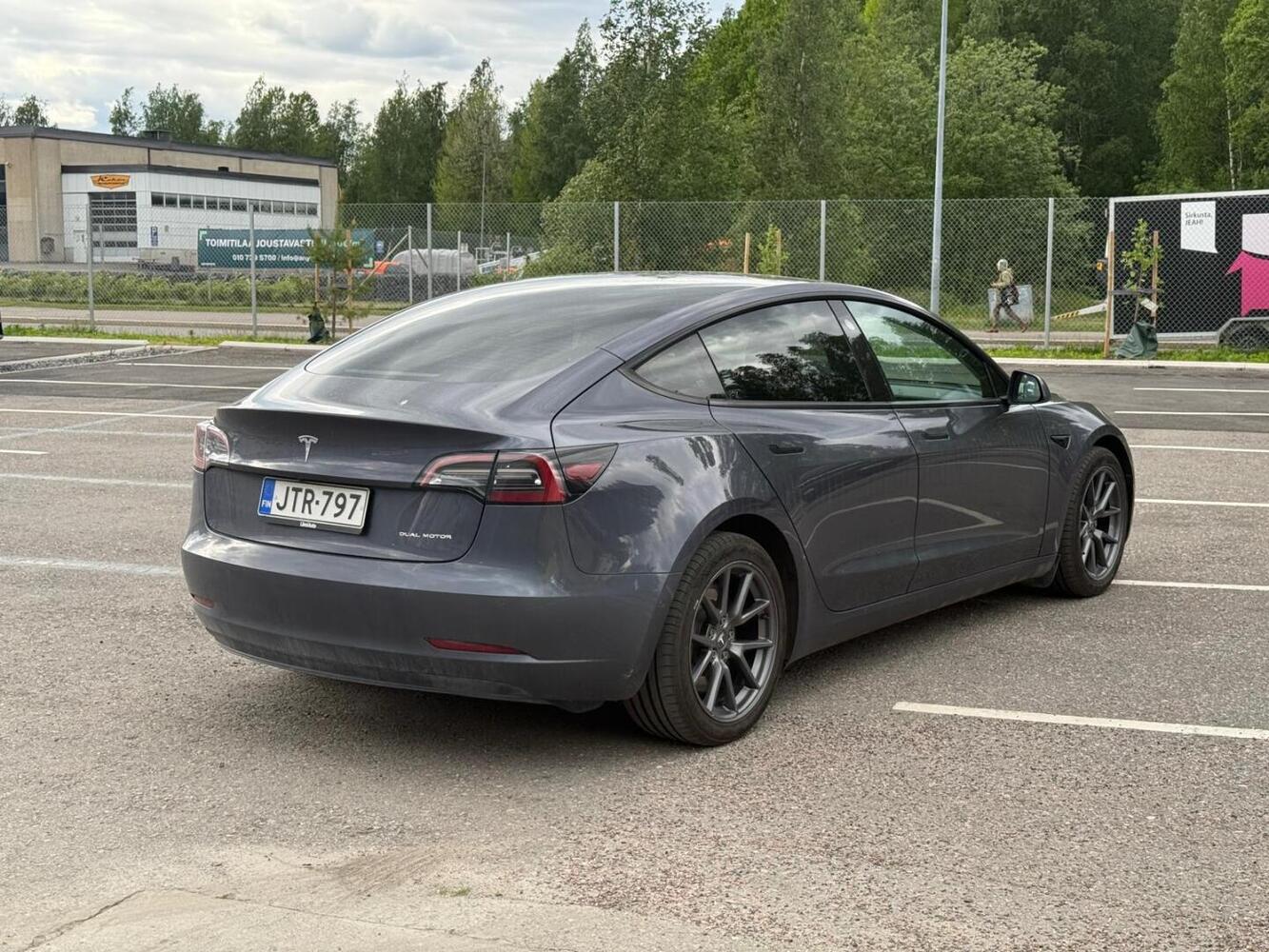 Tesla Model 3 vaihtoauto