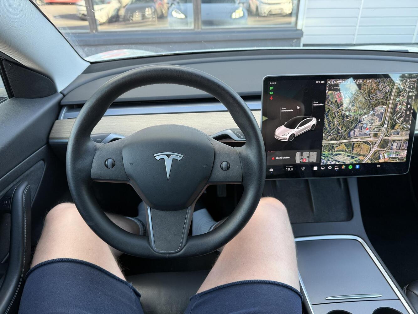 Tesla Model 3 vaihtoauto