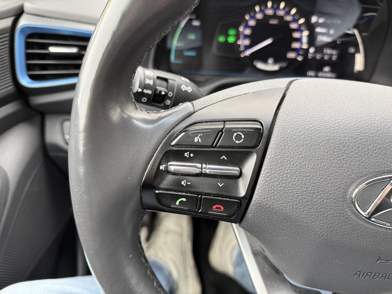 Hyundai IONIQ hybrid vaihtoauto