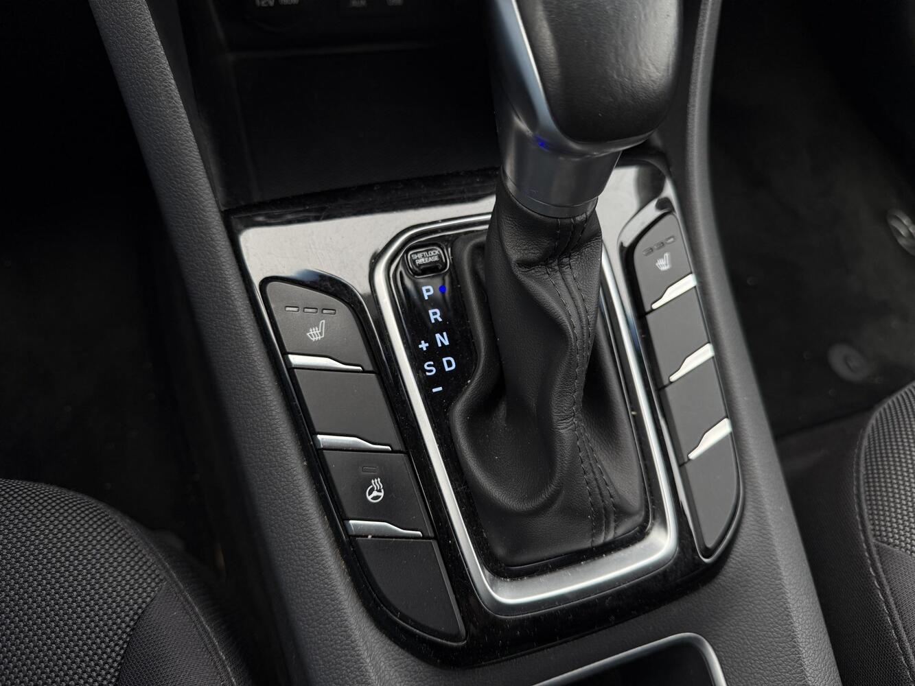 Hyundai IONIQ hybrid vaihtoauto