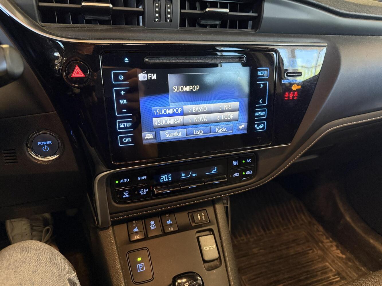 Toyota Auris vaihtoauto