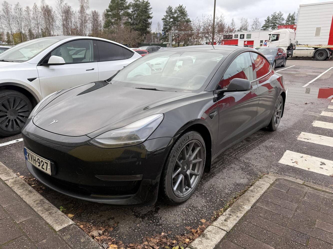 Tesla Model 3 vaihtoauto