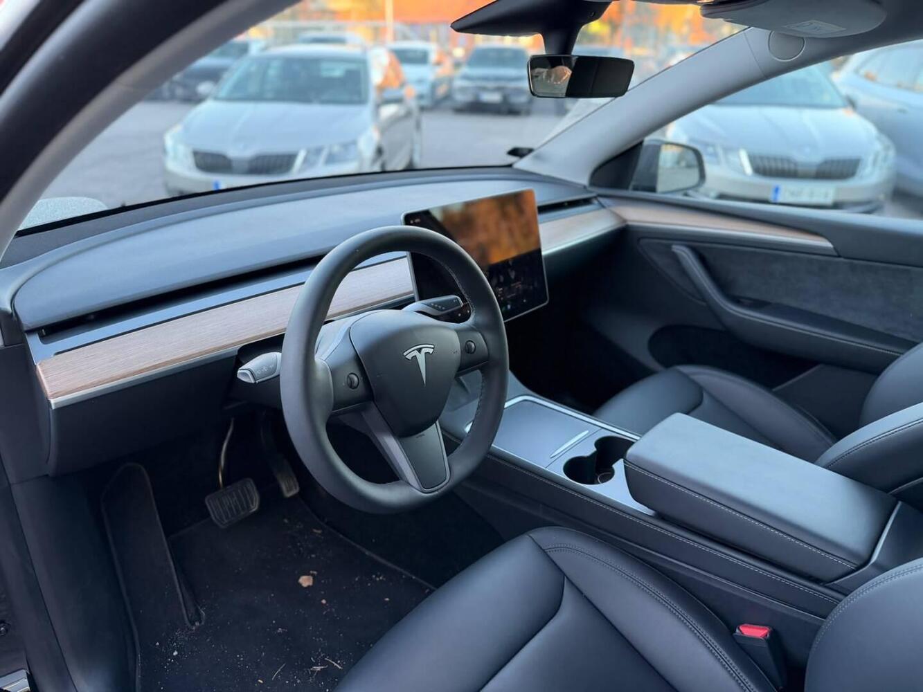 Tesla Model Y vaihtoauto