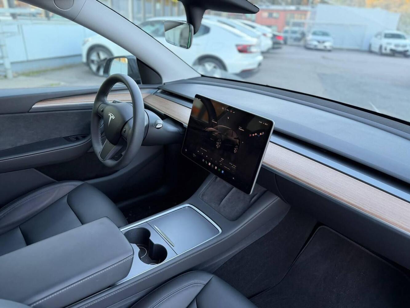 Tesla Model Y vaihtoauto