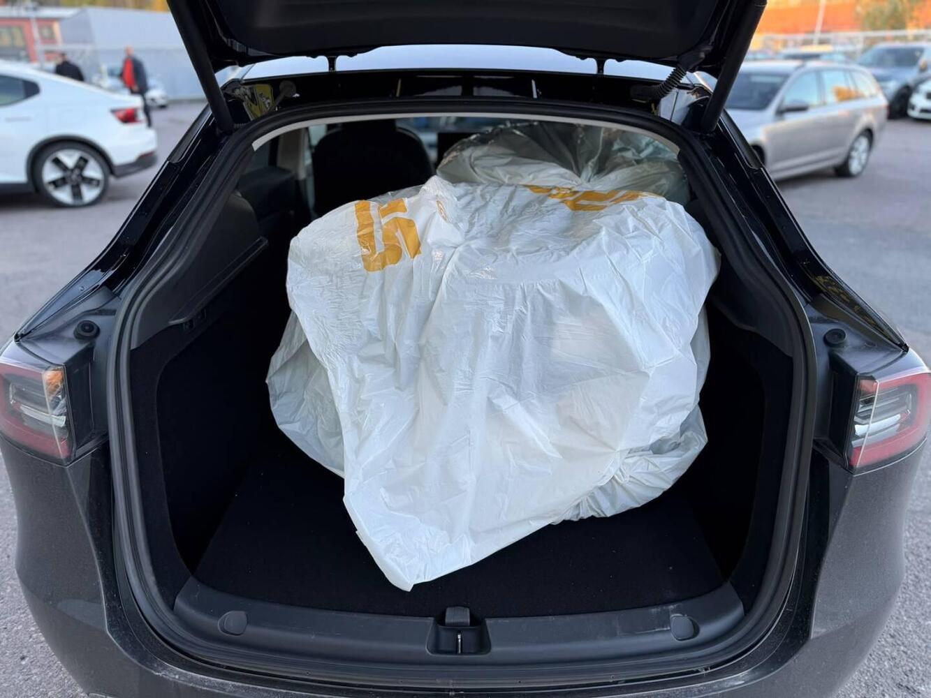 Tesla Model Y vaihtoauto
