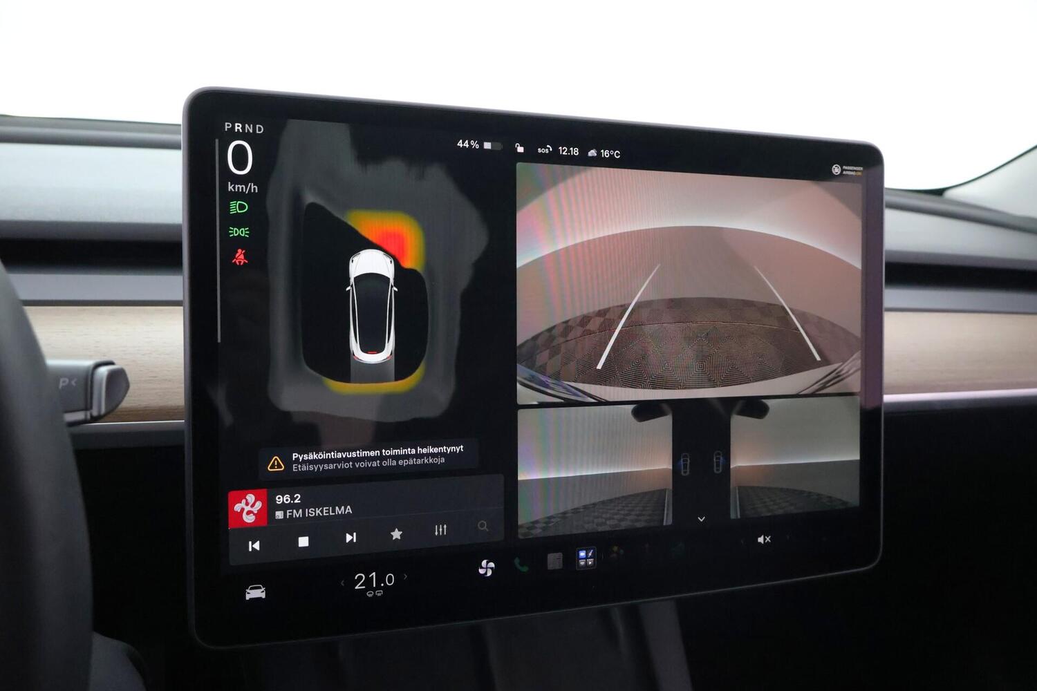 Tesla Model 3 vaihtoauto