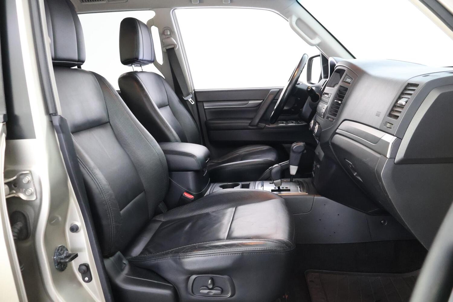 Mitsubishi Pajero vaihtoauto