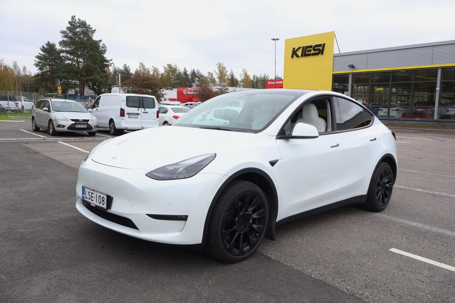 Tesla Model Y vaihtoauto