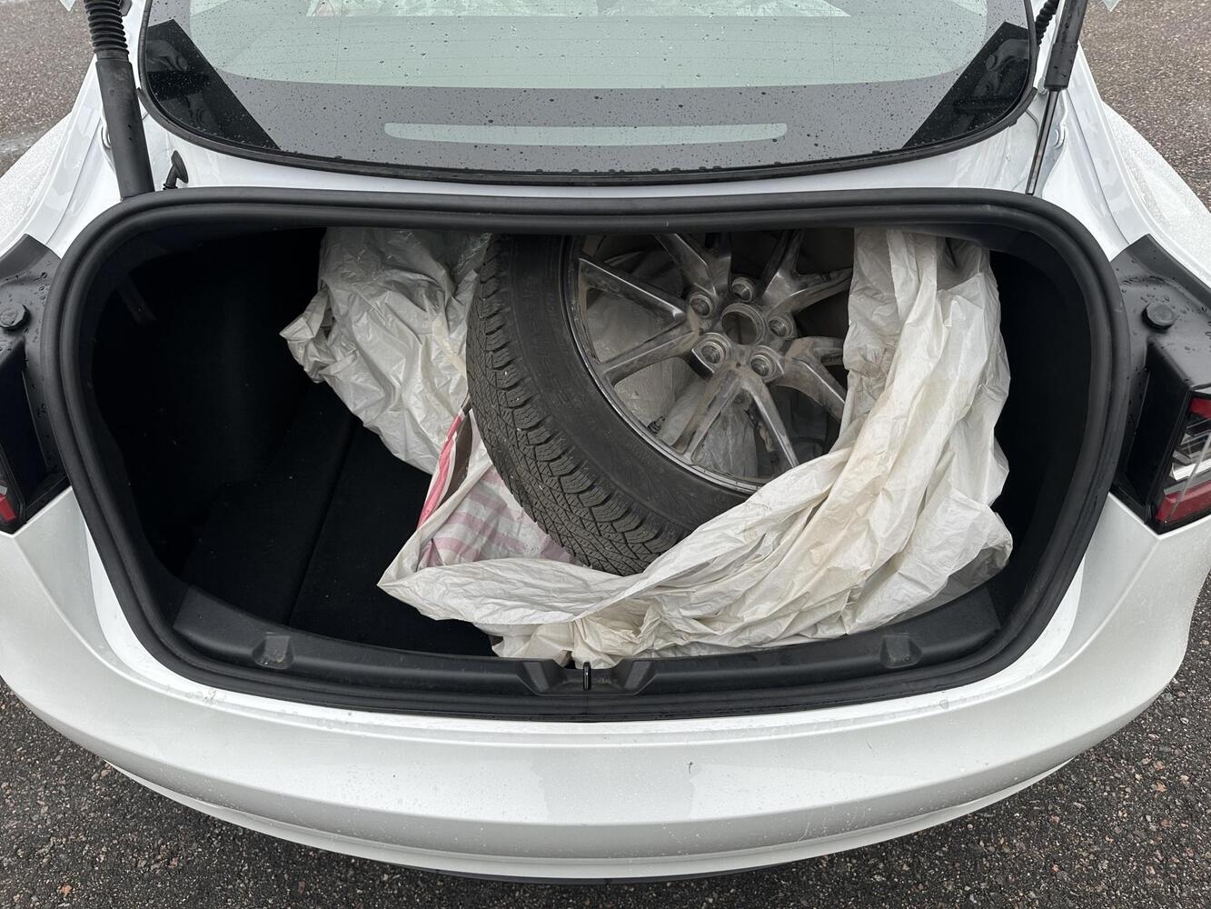 Tesla Model 3 vaihtoauto