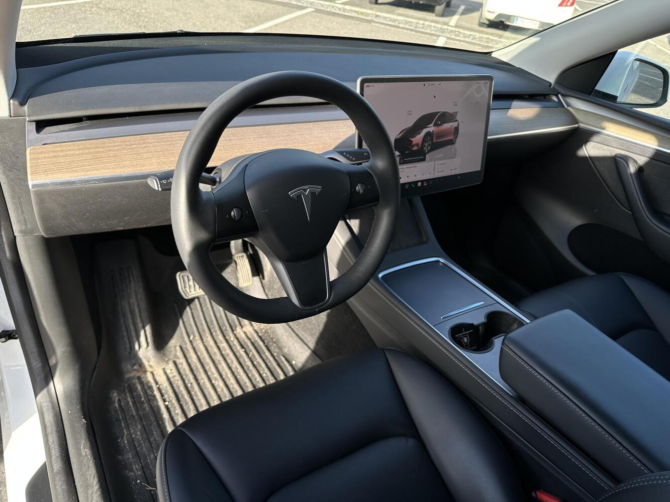 Tesla Model Y vaihtoauto