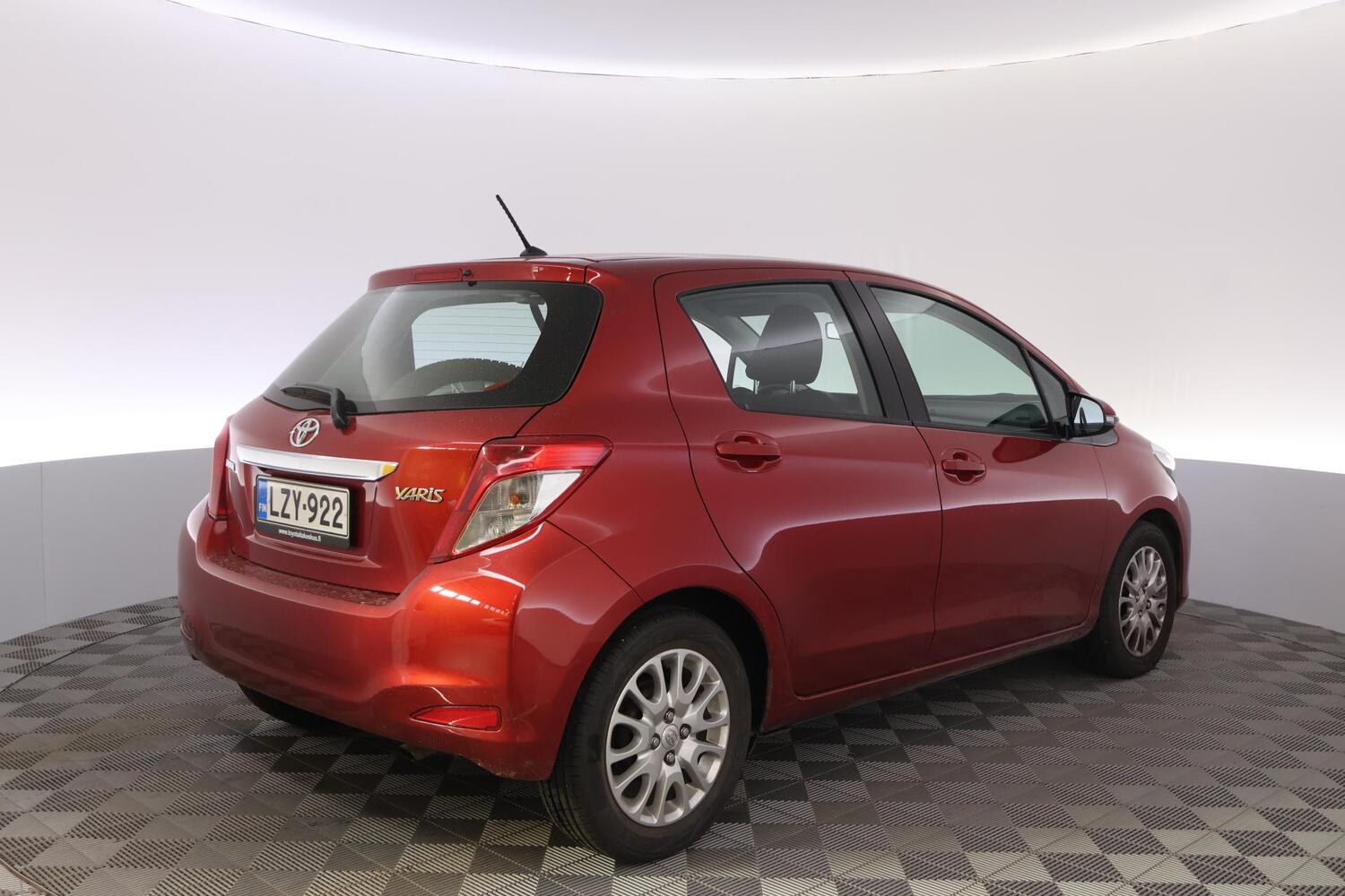 Toyota Yaris vaihtoauto