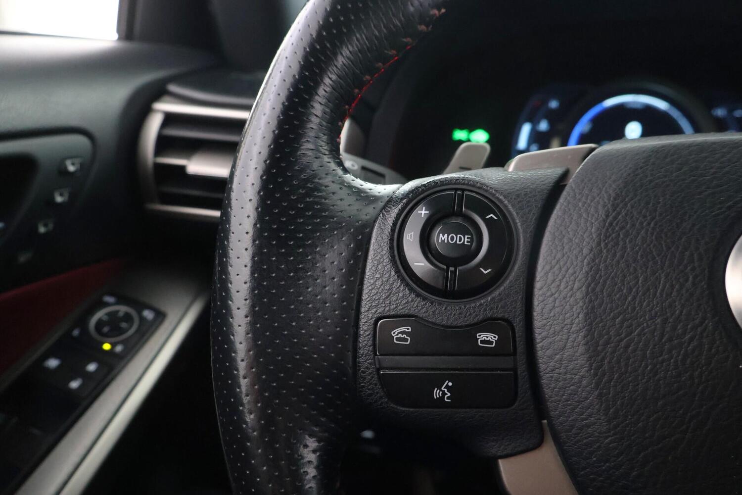 Lexus IS vaihtoauto