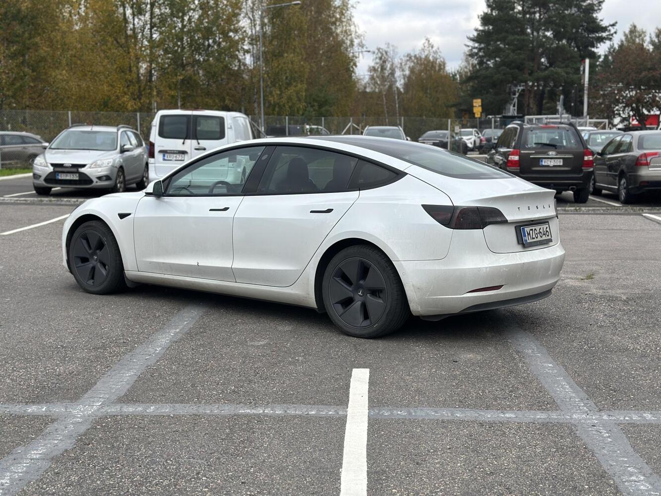 Tesla Model 3 vaihtoauto