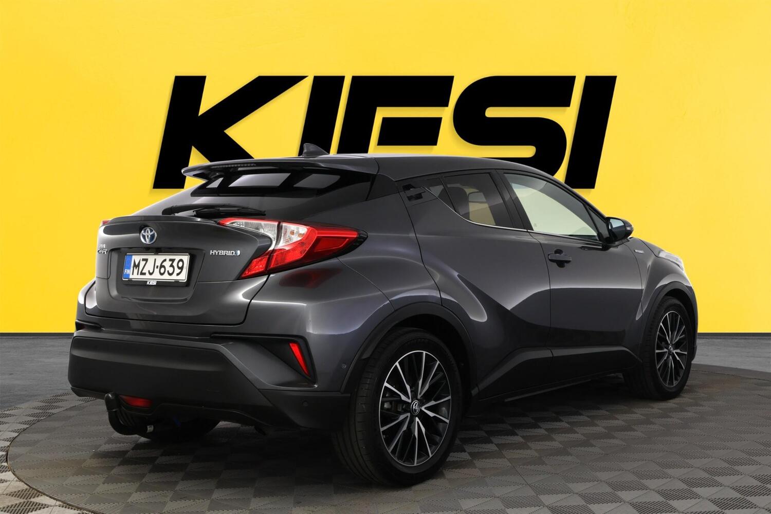 Toyota C-HR vaihtoauto