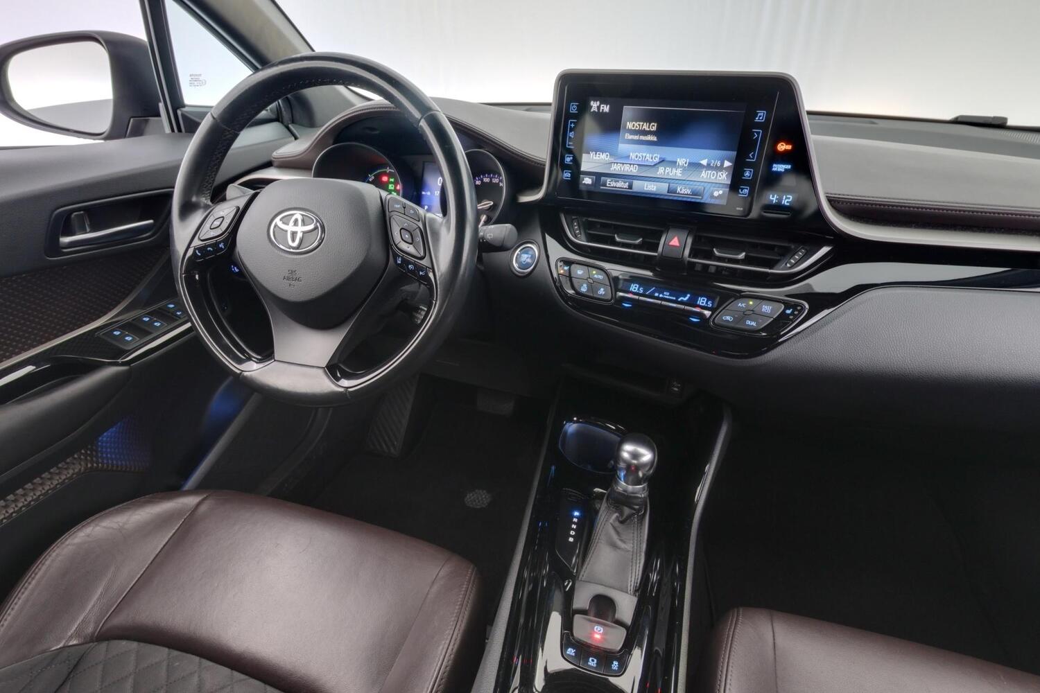 Toyota C-HR vaihtoauto