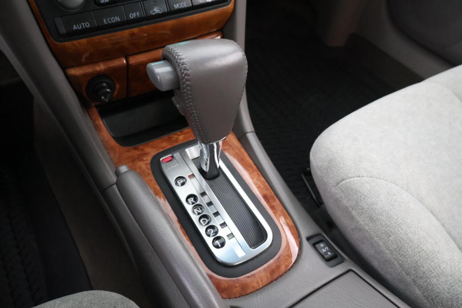 Nissan Maxima vaihtoauto