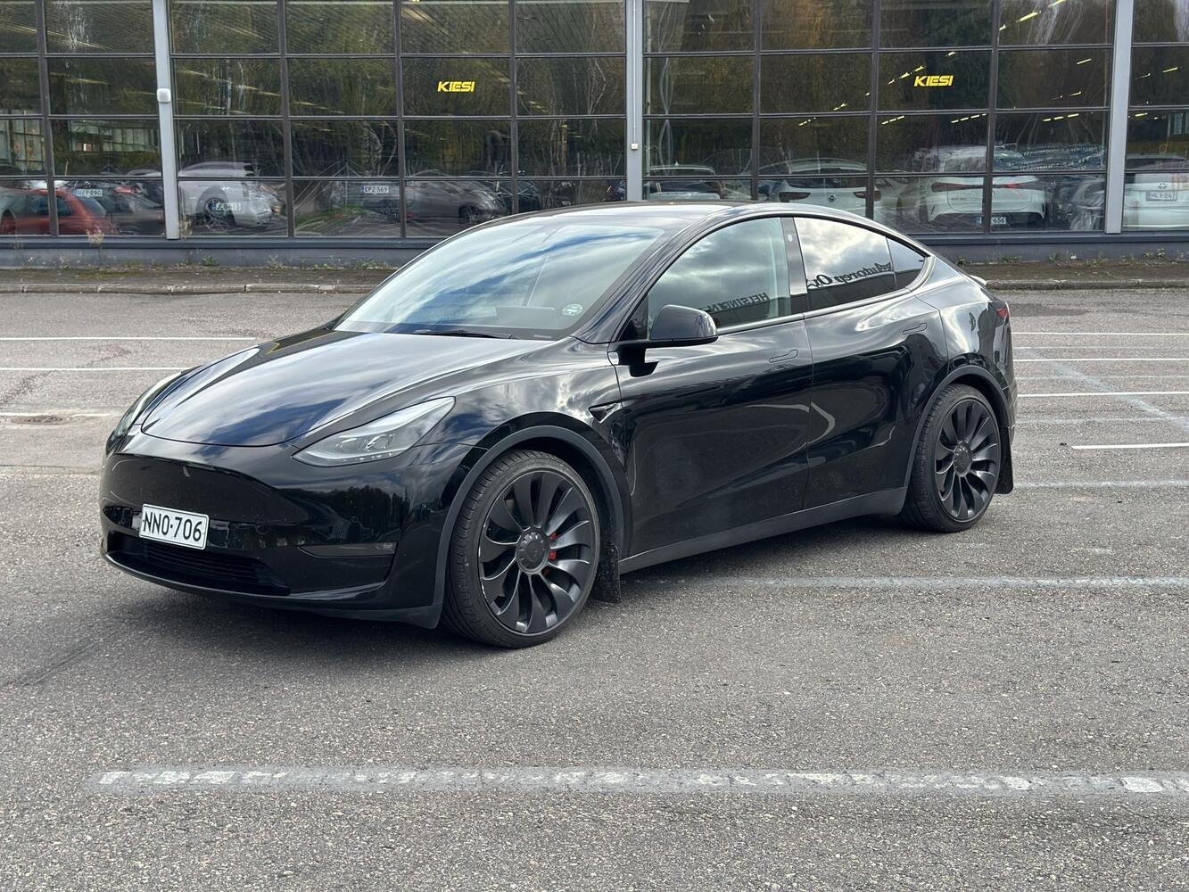 Tesla Model Y vaihtoauto