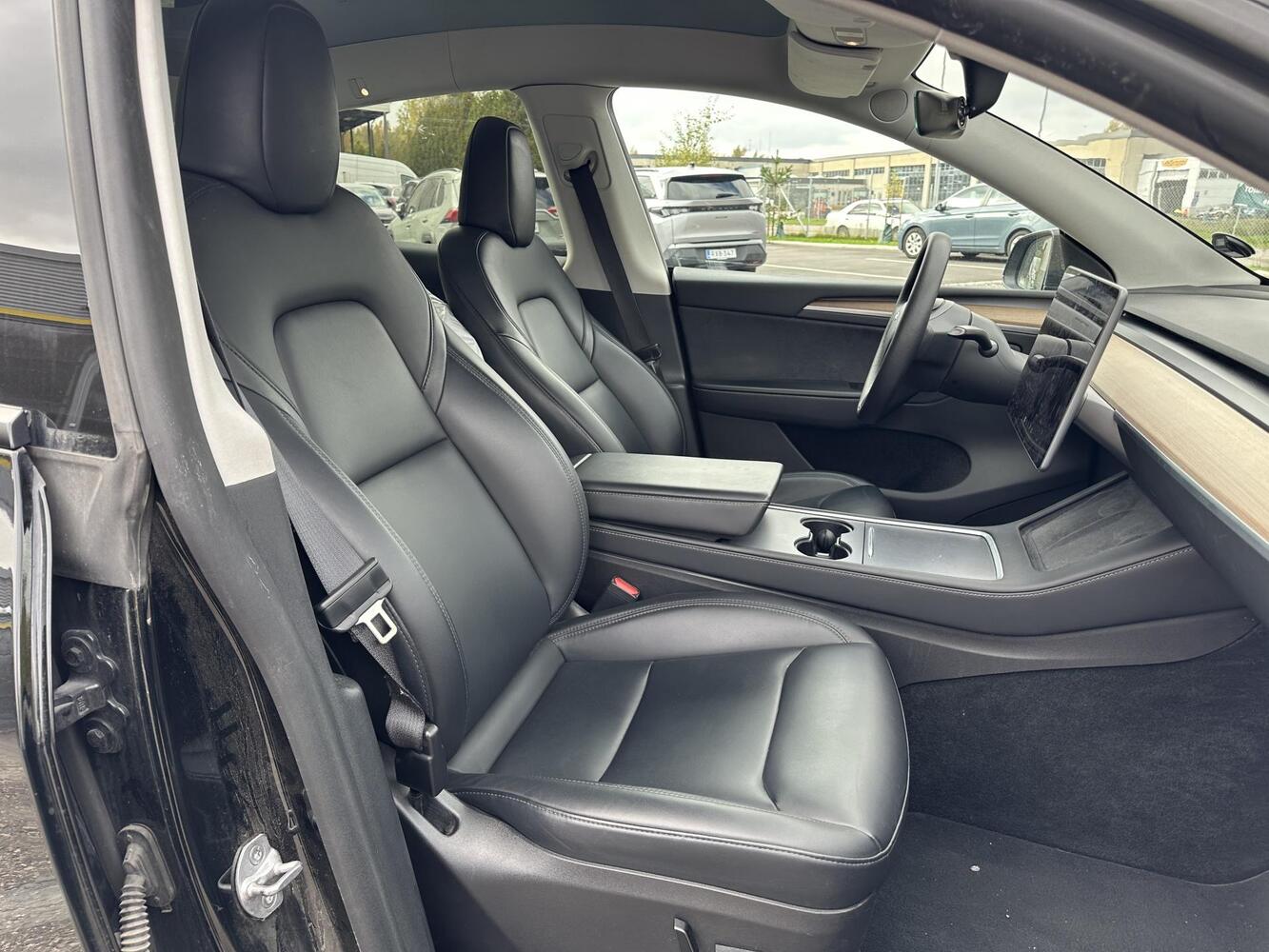 Tesla Model Y vaihtoauto