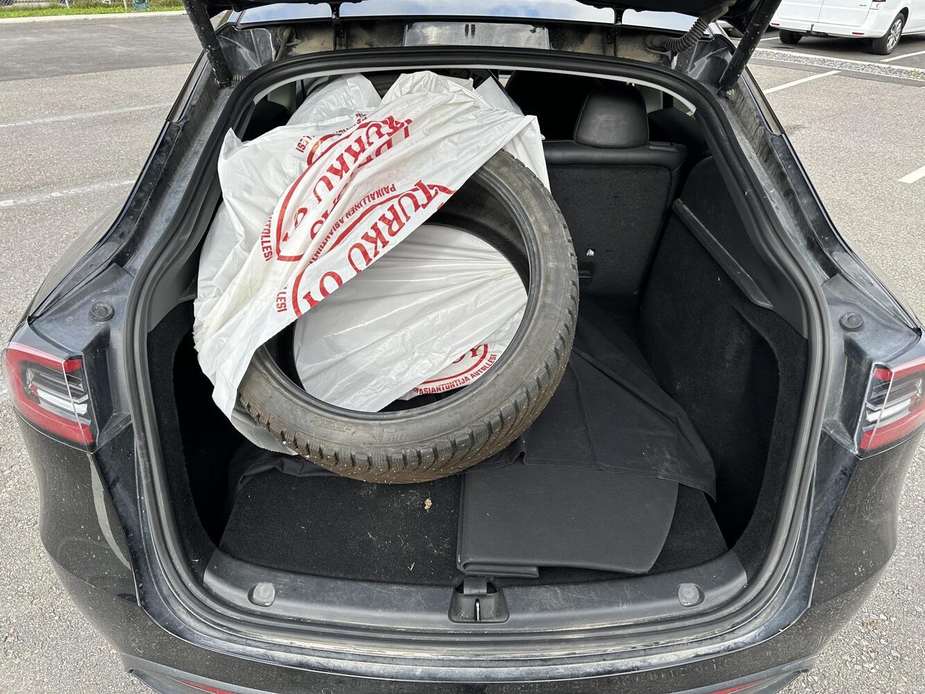 Tesla Model Y vaihtoauto