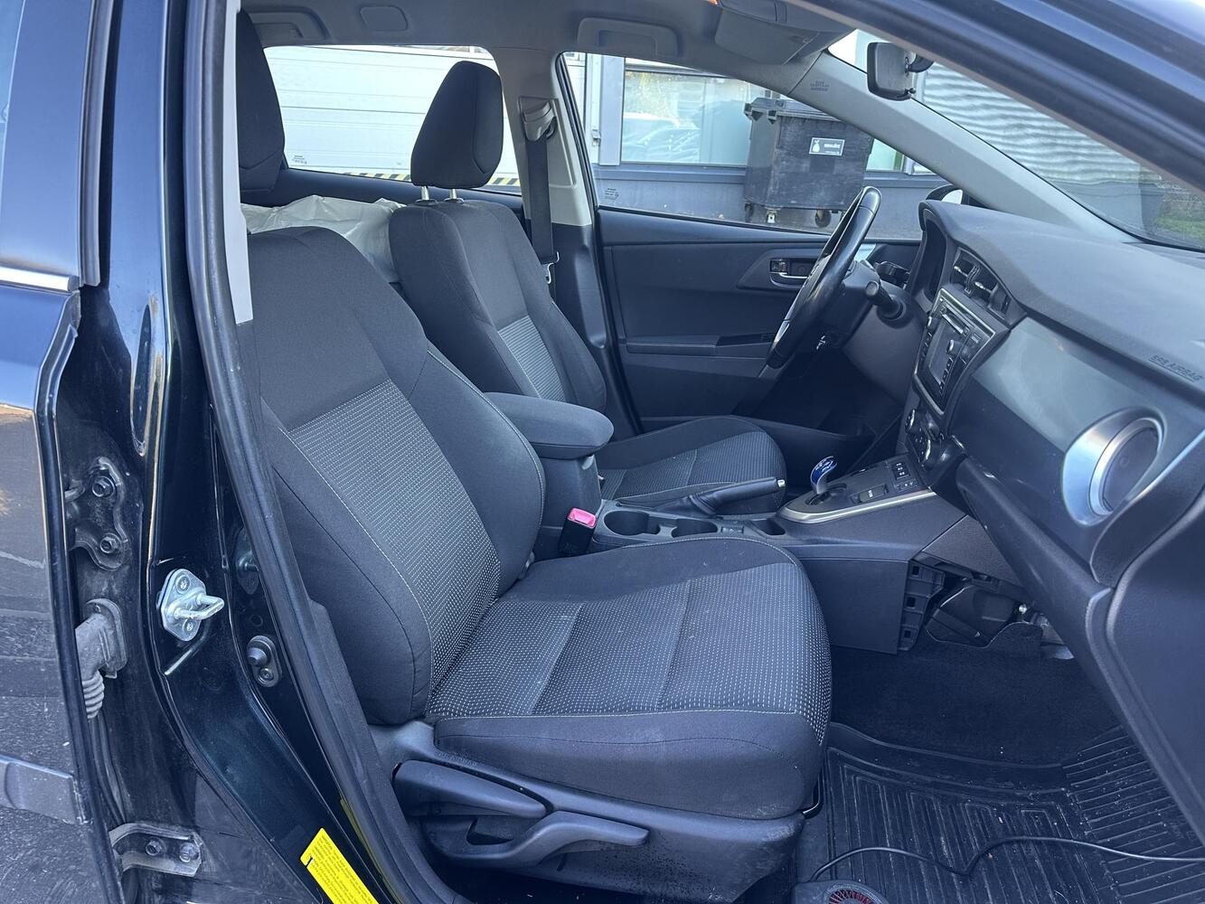 Toyota Auris vaihtoauto