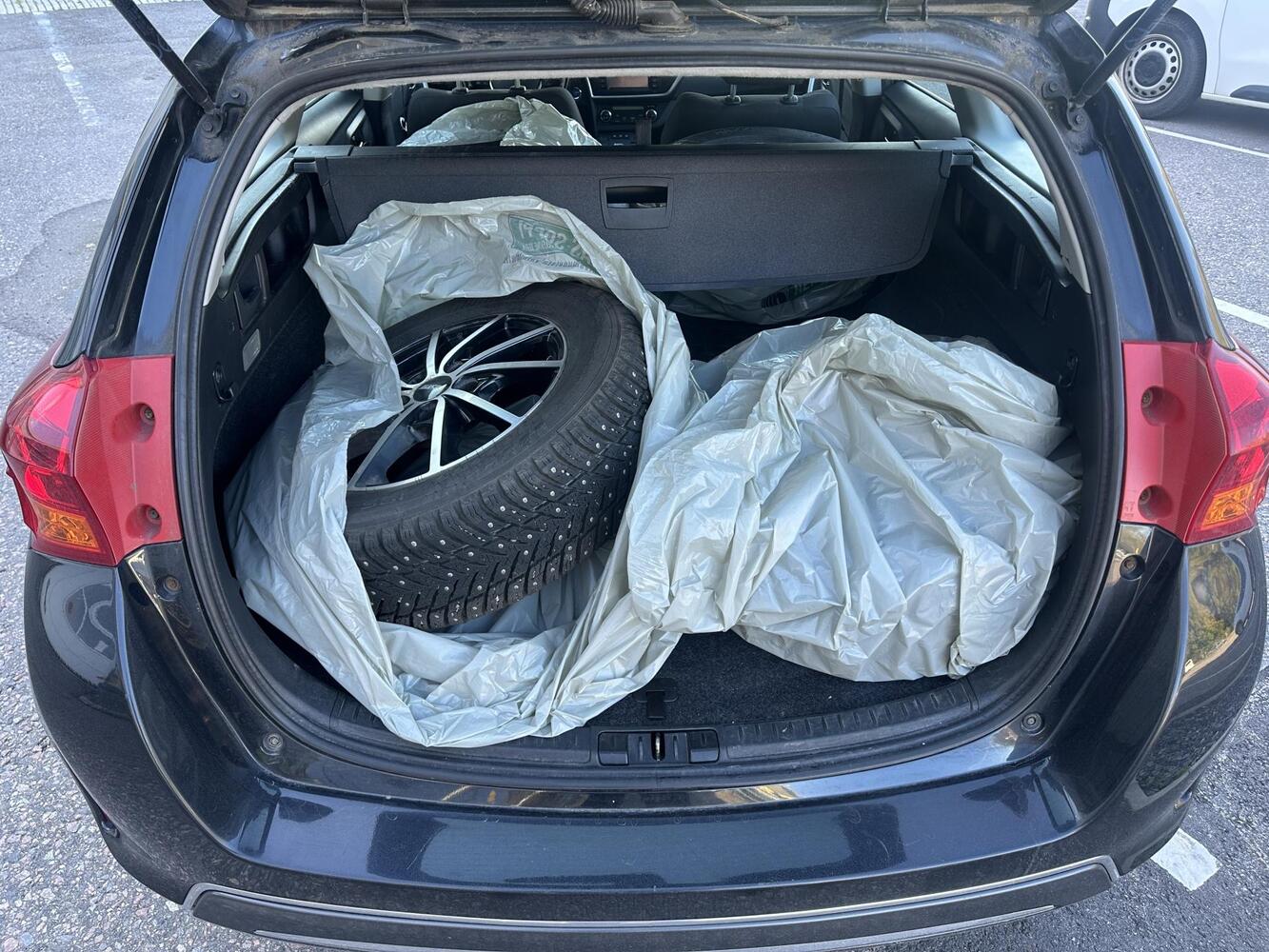 Toyota Auris vaihtoauto