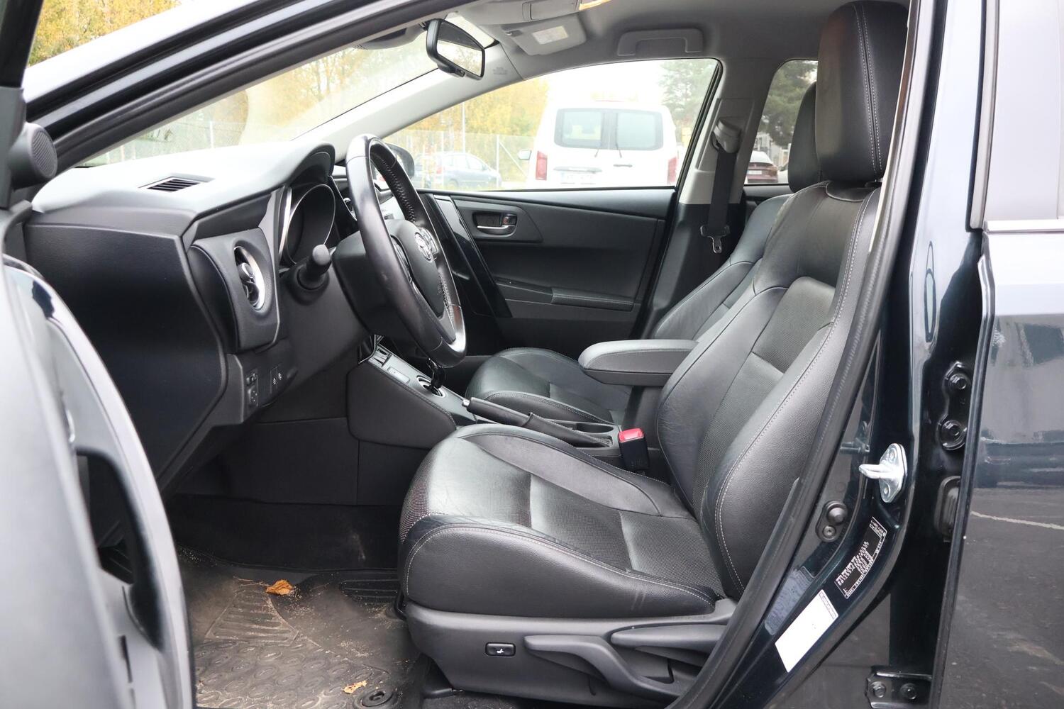 Toyota Auris vaihtoauto