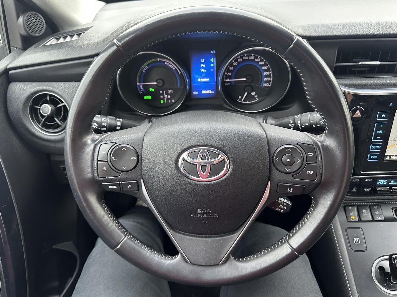 Toyota Auris vaihtoauto