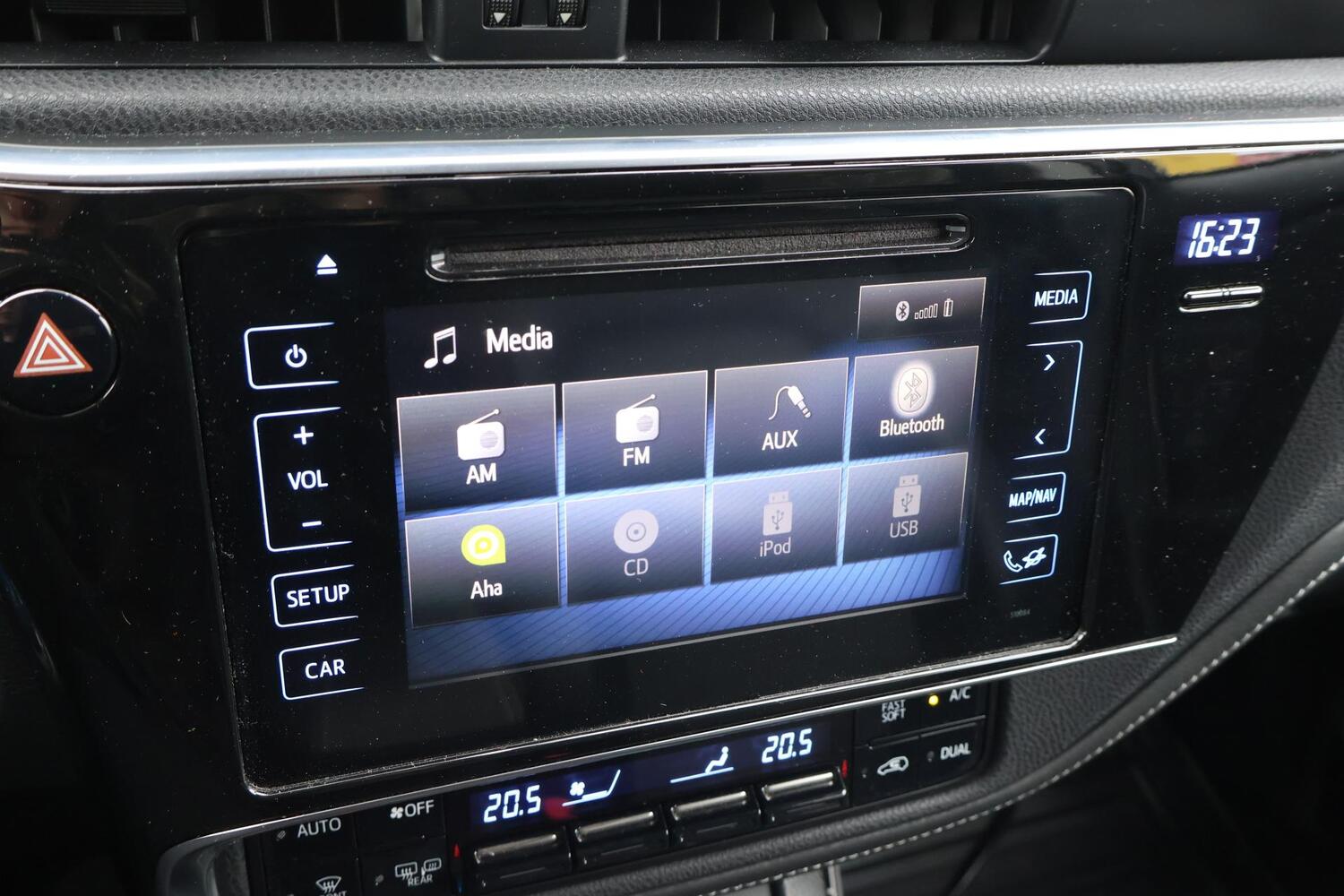 Toyota Auris vaihtoauto