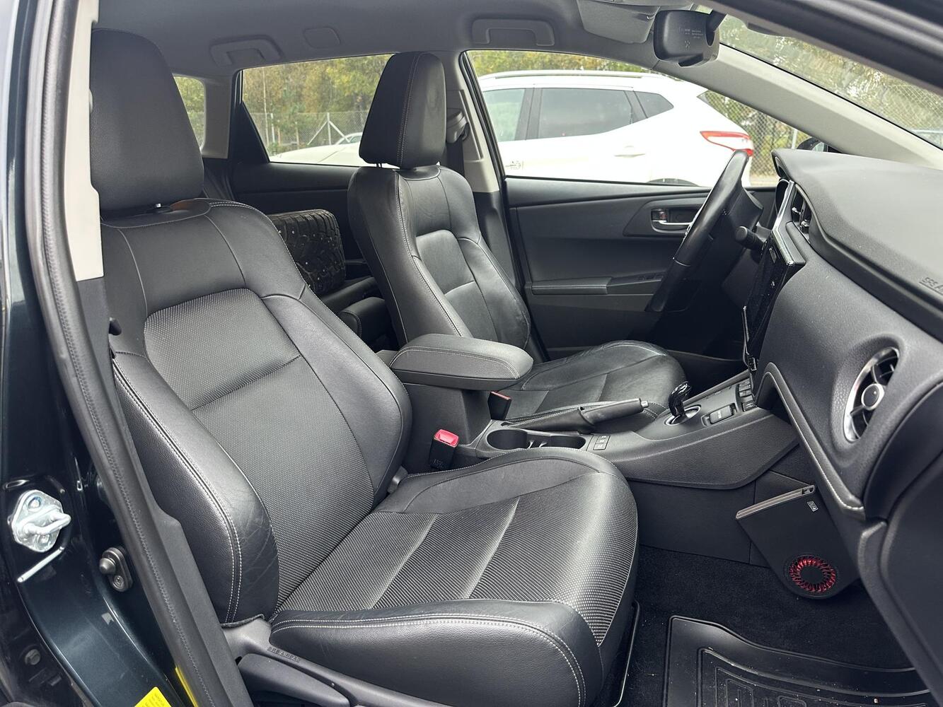Toyota Auris vaihtoauto