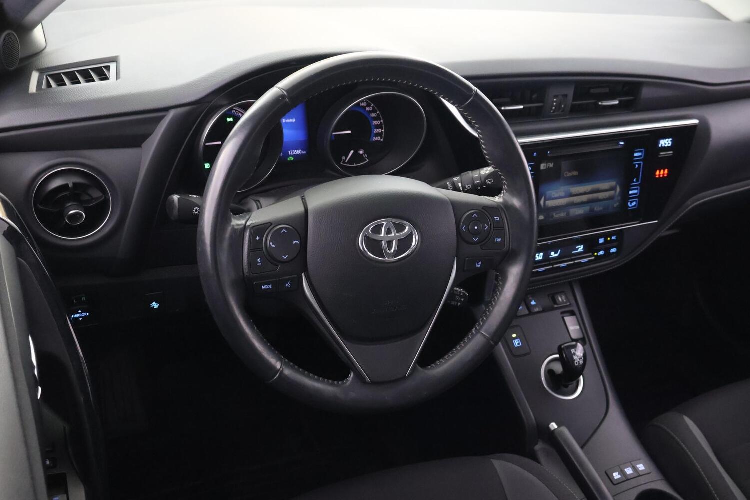 Toyota Auris vaihtoauto