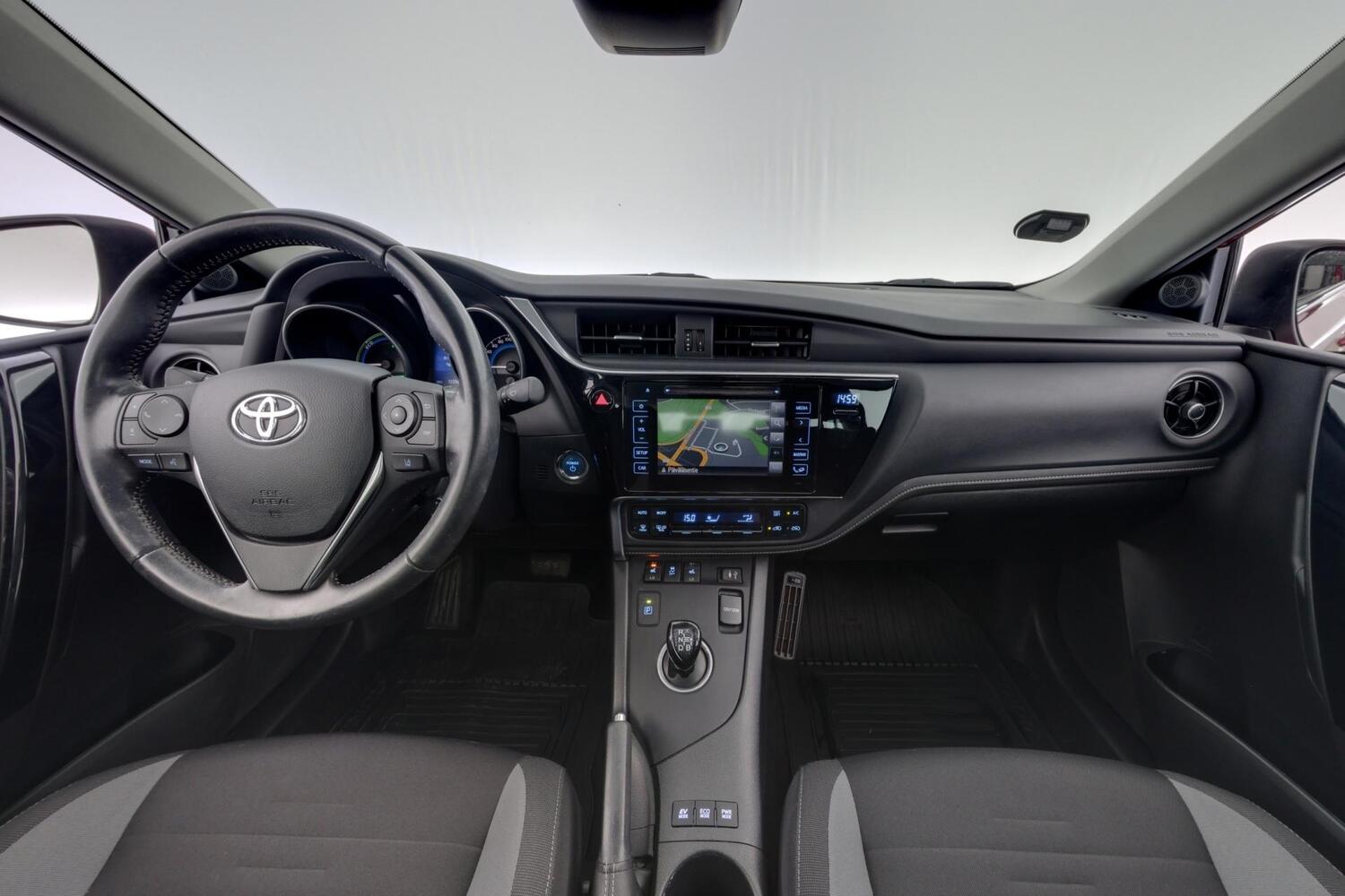 Toyota Auris vaihtoauto