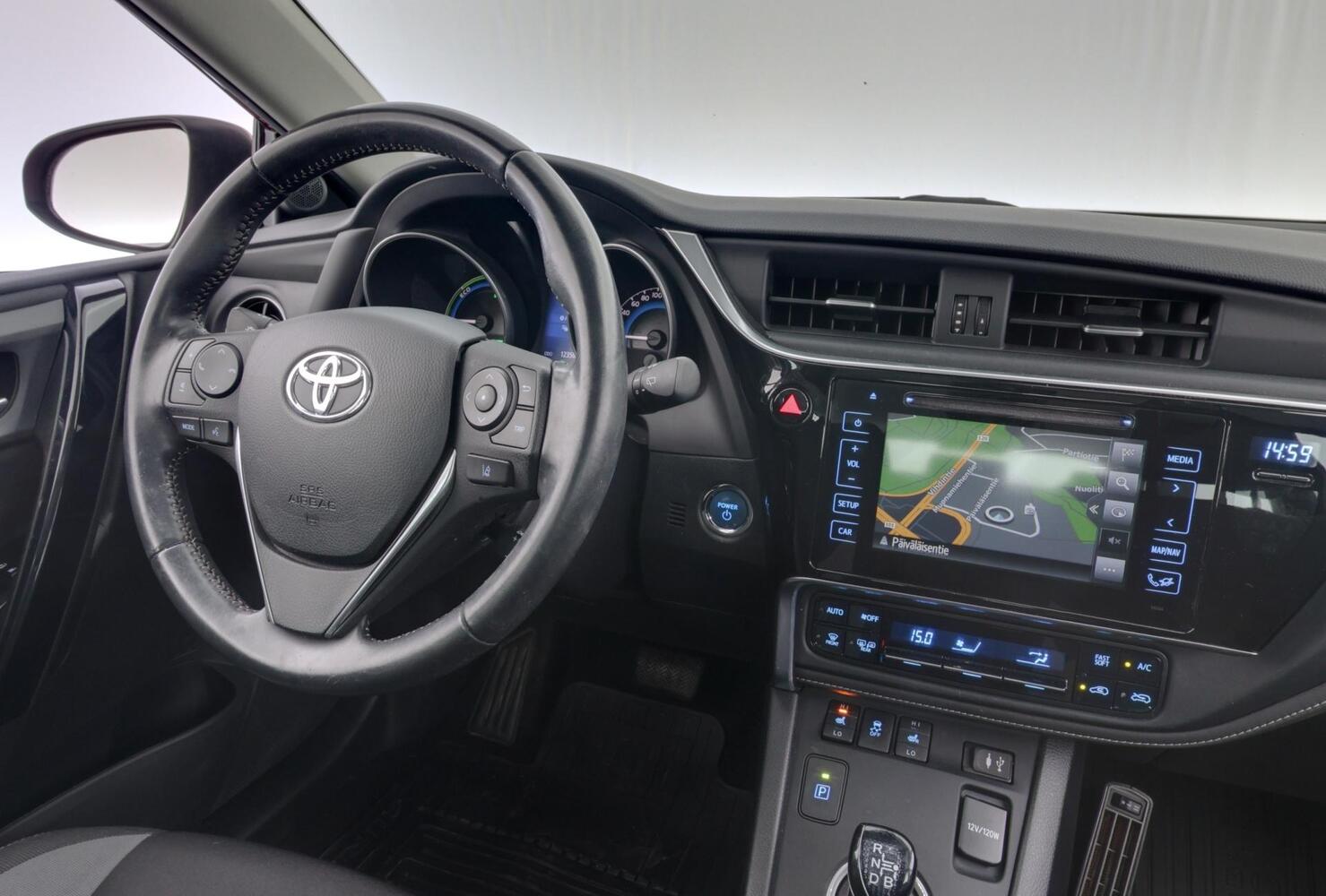 Toyota Auris vaihtoauto
