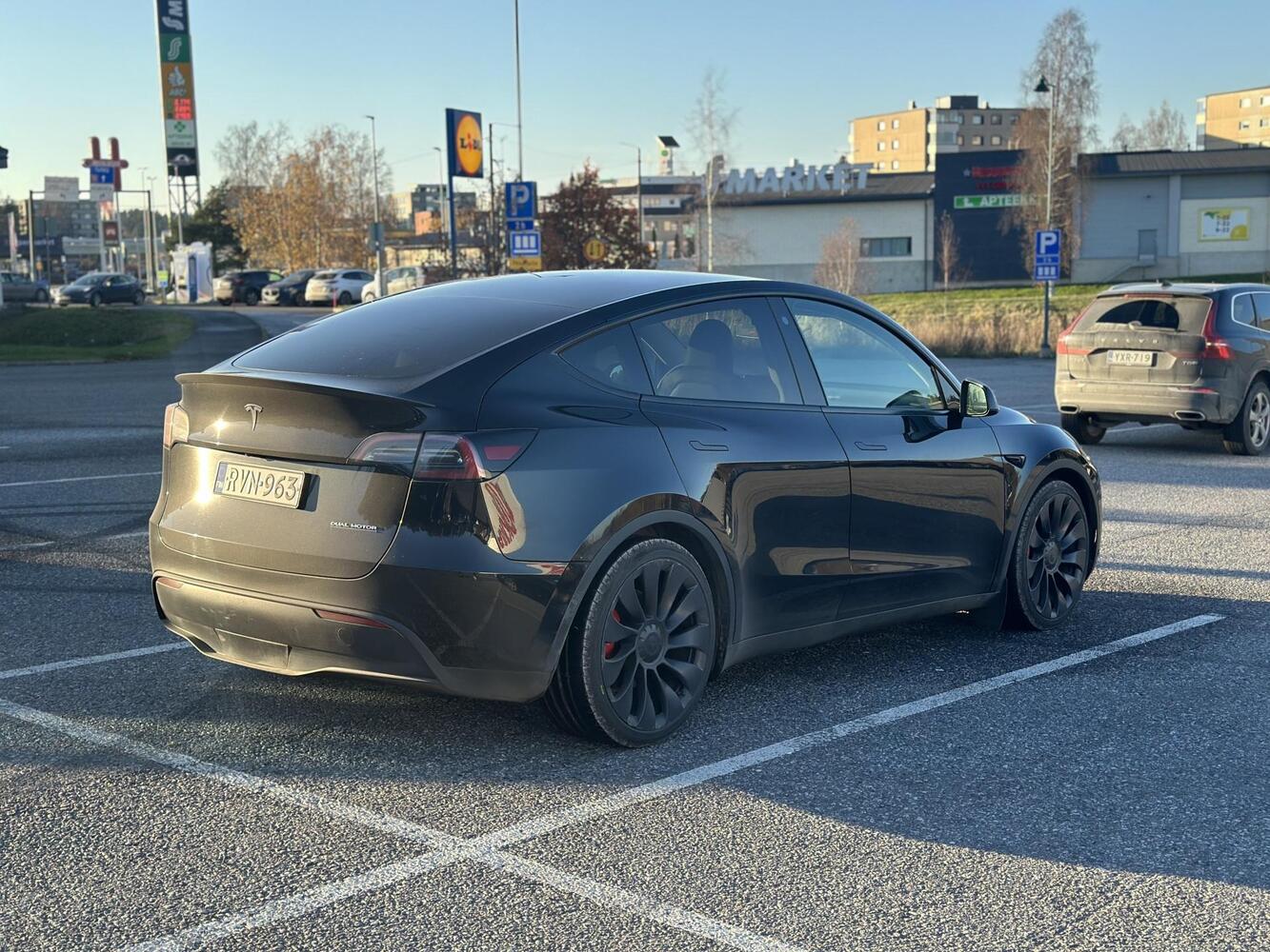 Tesla Model Y vaihtoauto